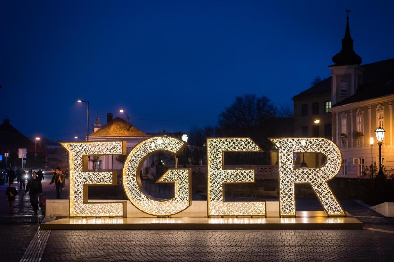 Nobilis Apartman Eger Esterno foto