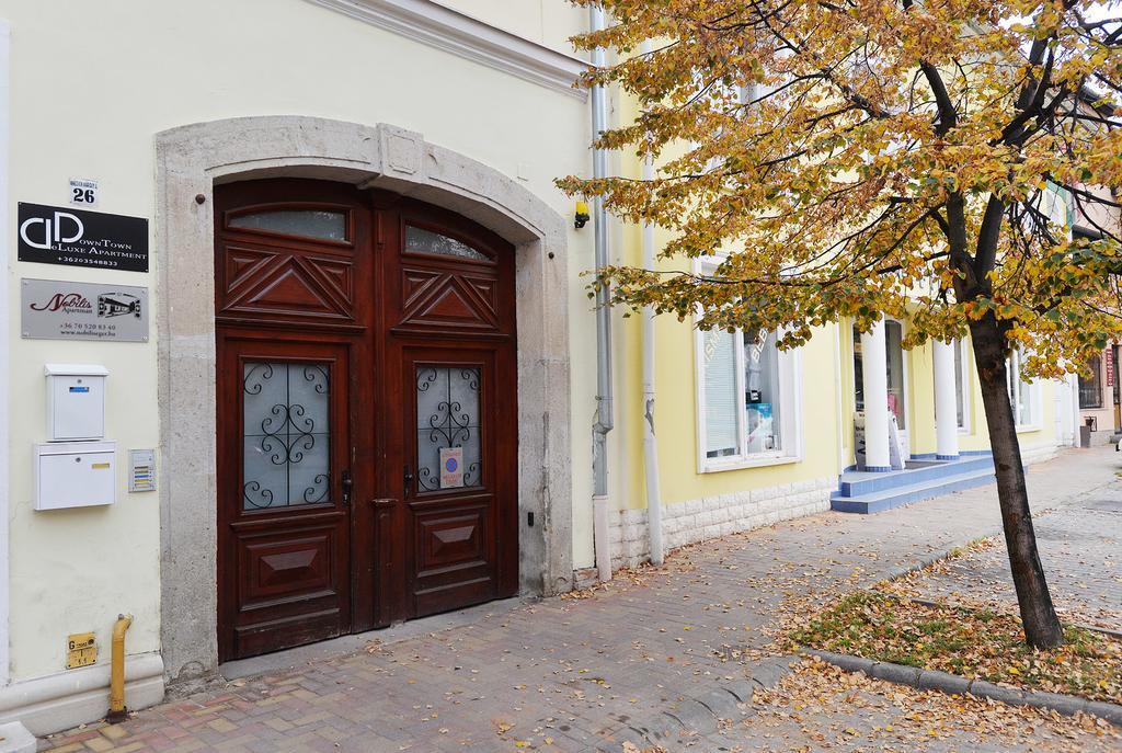 Nobilis Apartman Eger Esterno foto