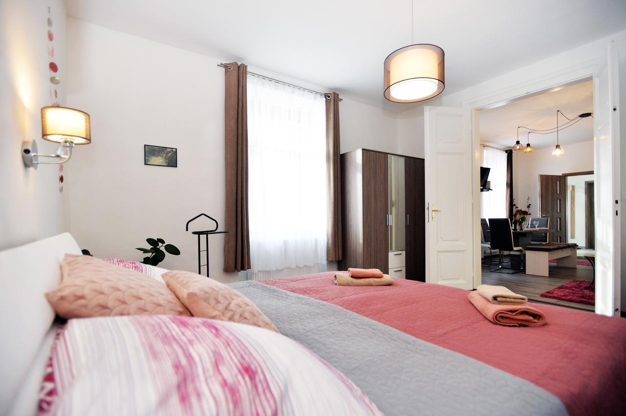 Nobilis Apartman Eger Esterno foto