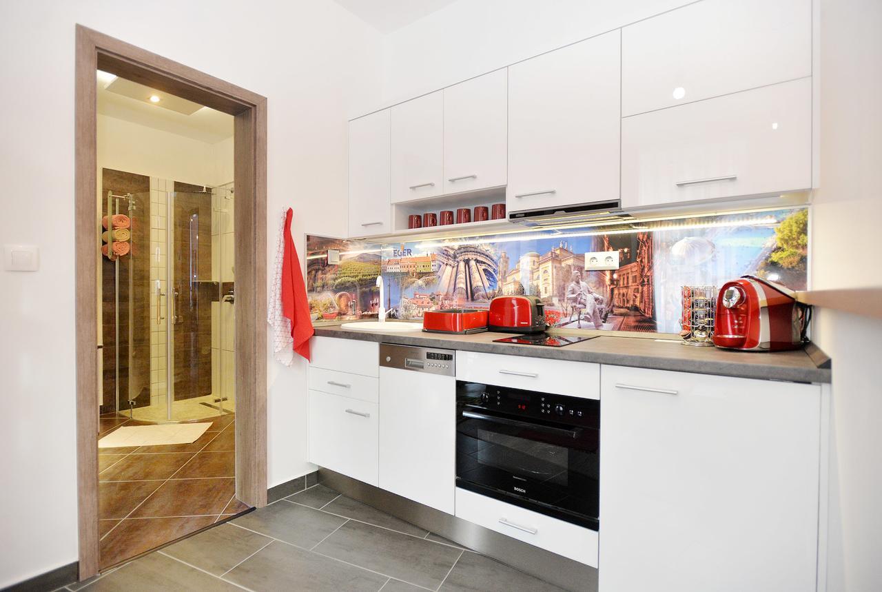 Nobilis Apartman Eger Esterno foto