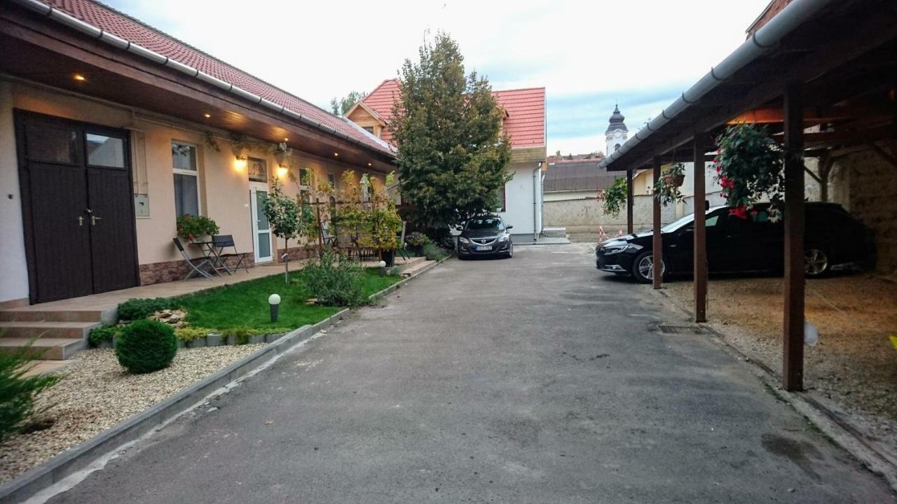 Nobilis Apartman Eger Esterno foto